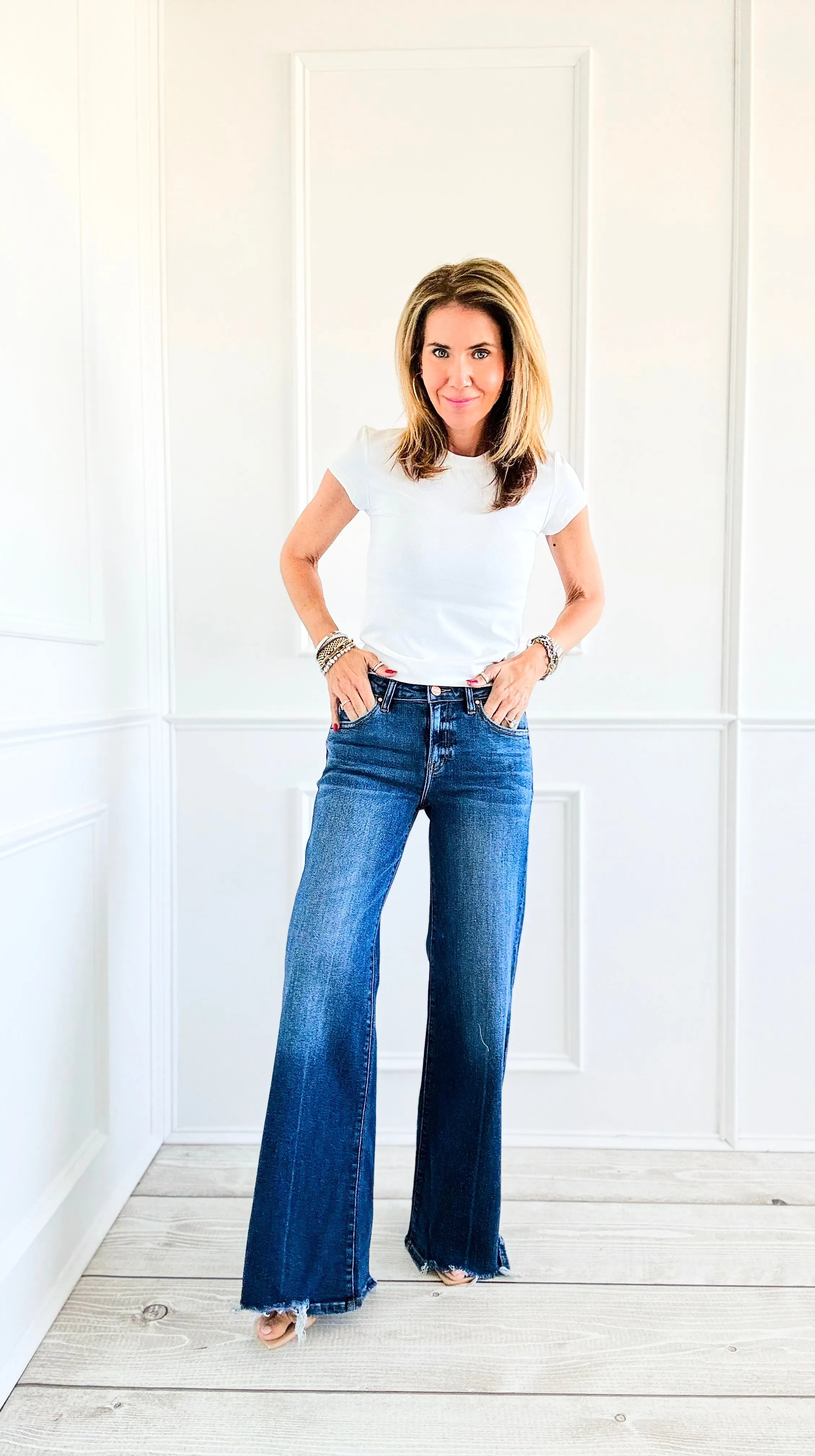 Frayed Edge Wide-Leg Jeans