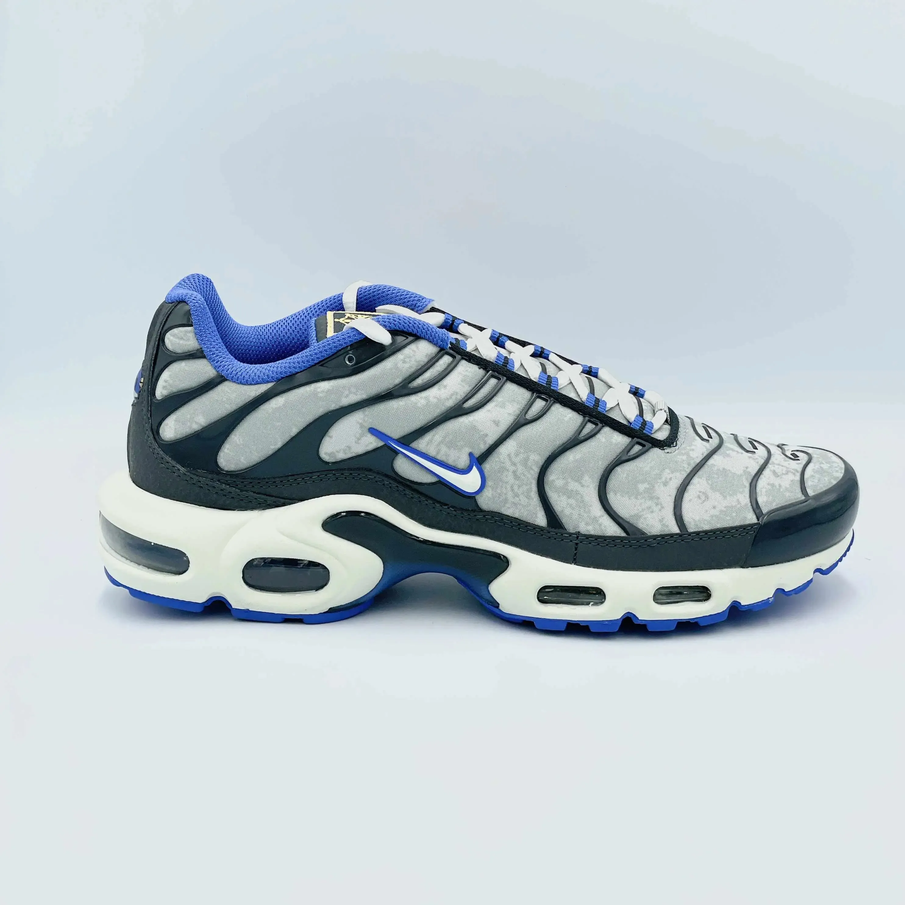 Nike TN Air Max Plus Social F.C.